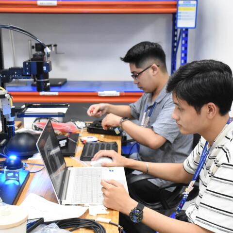 <a href="/hightech" title="Hightech" rel="dofollow">Hightech</a>
