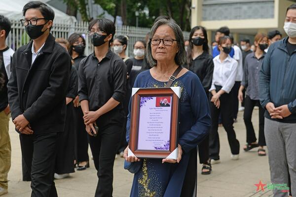 Nhân dân miền Nam đến viếng Tổng Bí thư Nguyễn Phú Trọng trong niềm tiếc thương vô hạn