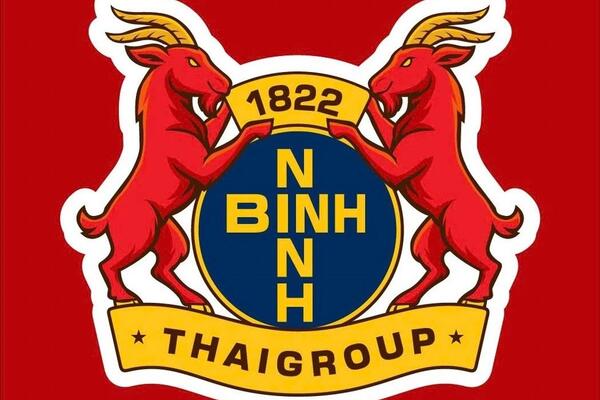 Logo bóng đá không phải là cỗ máy thời gian