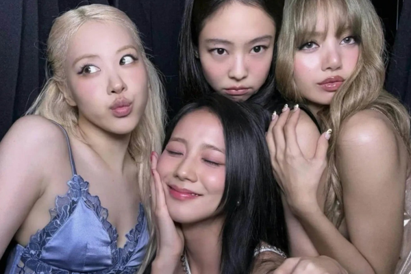 BLACKPINK 'cứu vãn' công ty quản lý, bỏ túi khoản lợi nhuận gần 24 triệu USD