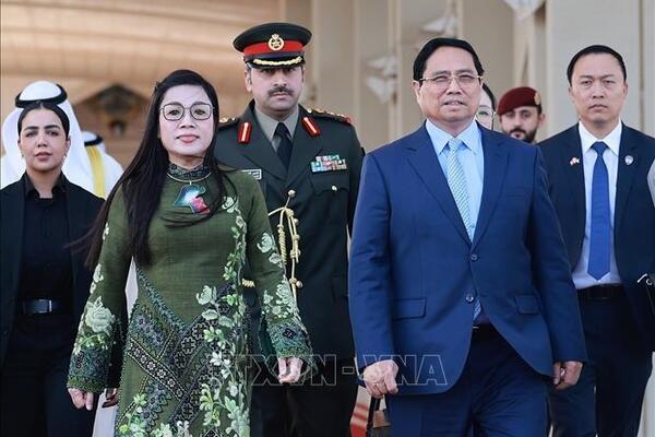 Thủ tướng Phạm Minh Chính và Phu nhân bắt đầu thăm chính thức Algeria