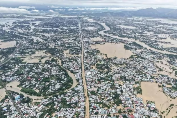 Hỗ trợ khẩn cấp 700 tỷ đồng cho 4 tỉnh khắc phục thiệt hại do mưa lũ