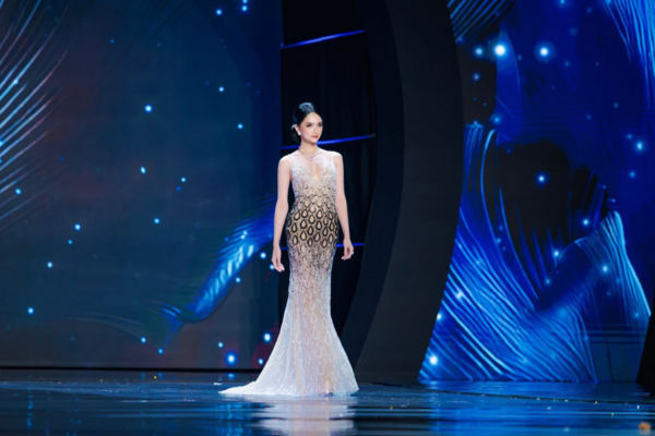 Nghĩa cử gây xúc động của Hương Giang khi hay tin quê nhà oằn mình vì mưa lũ