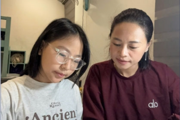 Có thể bị phạt nếu ép con học quá sức: Cha mẹ cần hiểu đúng!