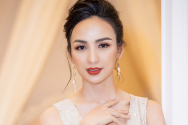 Hoa hậu Ngọc Diễm đón tin vui cùng Học viện "Cuộc sống tươi đẹp"