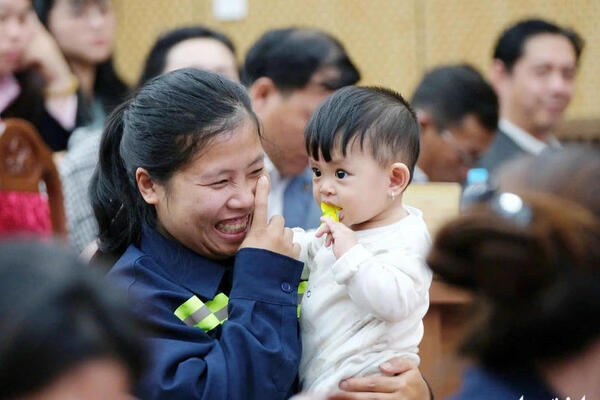 Giảm gánh nặng cho công nhân có con nhỏ