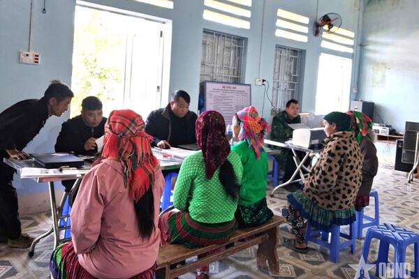 Kiến tạo chính quyền vì dân nơi miền biên viễn Sơn Vĩ