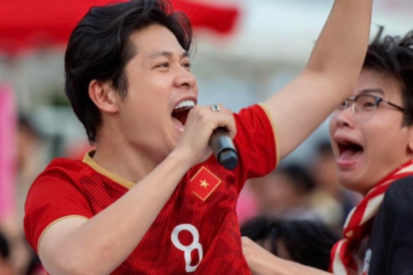 Nghệ sĩ Việt vỡ òa cảm xúc khi U22 Việt Nam giành HCV SEA Games 33