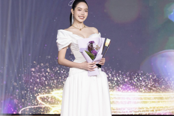 Thanh Thủy diện trang sức hơn nửa tỷ đồng, xuất sắc trở thành 'mỹ nhân của năm'