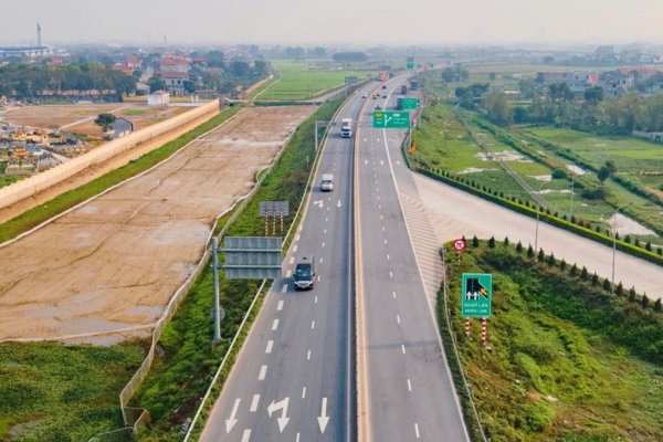 Thủ tướng chỉ đạo sớm hoàn thiện các tuyến cao tốc đã đầu tư theo quy mô phân kỳ