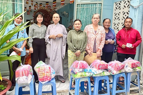 Nét đẹp nghĩa tình từ Quỹ "Vì người nghèo"