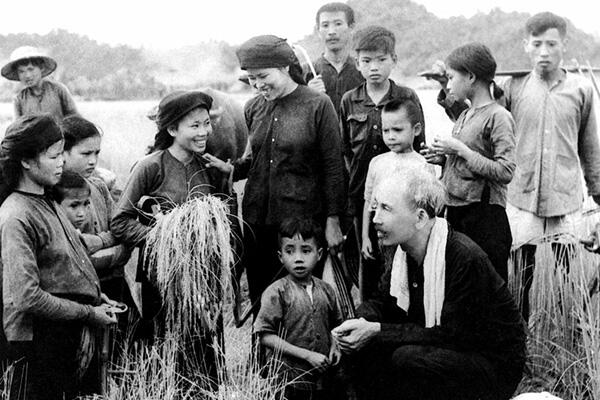 Tư tưởng lấy dân làm gốc của Bác Hồ soi sáng hôm nay