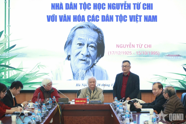 Đi xuyên qua bản làng để tìm hồn cốt tộc người