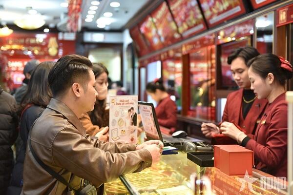 Giá vàng hôm nay (10-2): Biến động mạnh