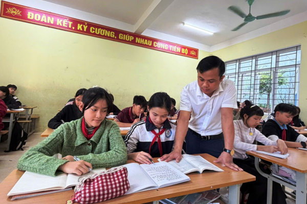 Gieo tình yêu lịch sử nơi biên giới