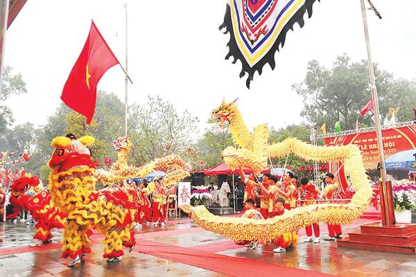 Khơi nguồn văn hóa từ hội làng mùa xuân