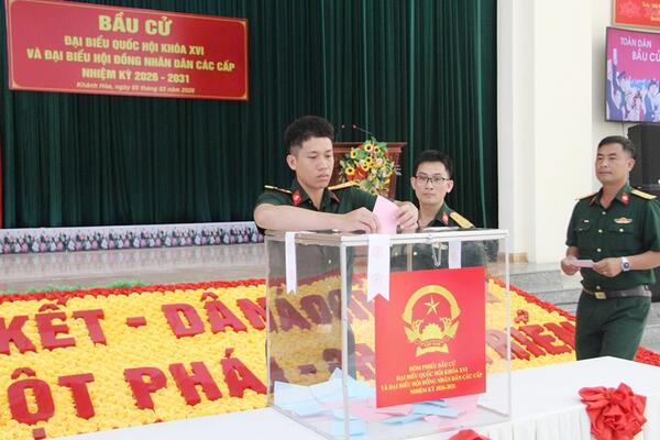 Rộn ràng ngày hội non sông ở Lữ đoàn Đặc công nước 5