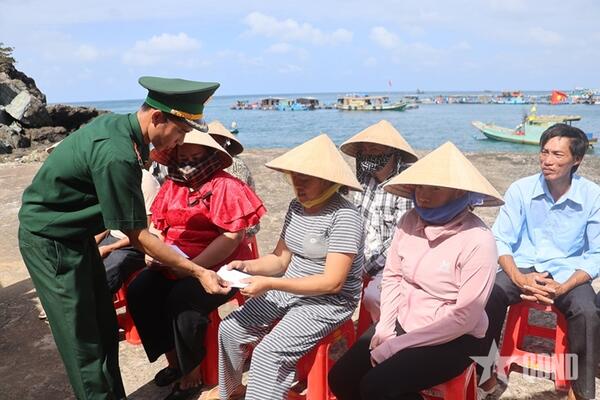 Hòn Chuối trước giờ bầu cử sớm