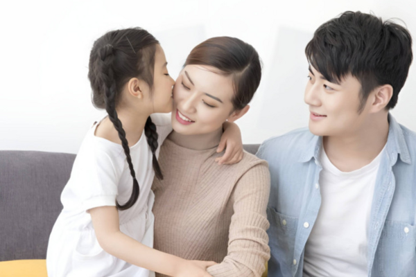 7 giai đoạn then chốt bố mẹ cần biết khi nuôi dạy bé gái