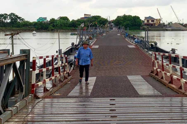 Ninh Bình: Tạm cấm xe khách, xe tải qua cầu phao Ninh Cường từ 8h ngày 21/3