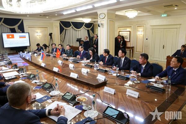 Thủ tướng Phạm Minh Chính hội kiến Chủ tịch Hội đồng Liên bang Nga Valentina Matviyenko