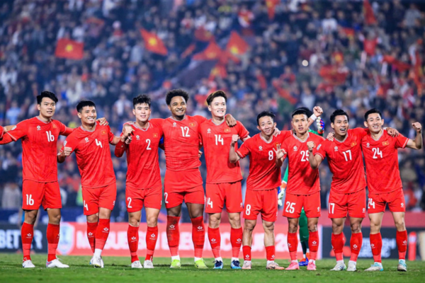 Tiền đạo Xuân Son báo tin vui