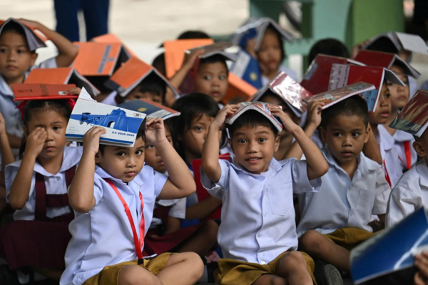 Philippines: Thí điểm năm học ba học kỳ