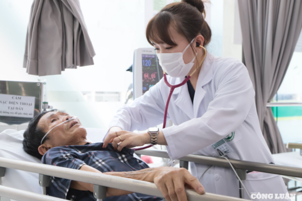 Người bệnh trăn trở trước câu hỏi: 'Bác sĩ học ở đâu?' khi 50% đào tạo thuộc khối tư thục