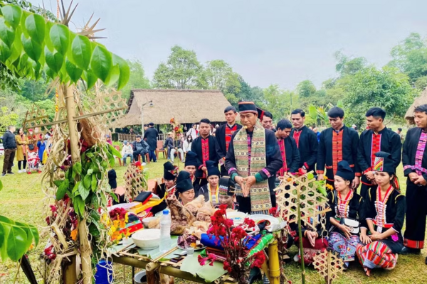 Chuỗi hoạt động đặc sắc tôn vinh giá trị văn hóa các dân tộc Việt Nam