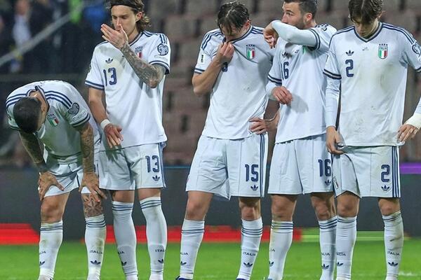 Thảm họa lặp lại với bóng đá Italy