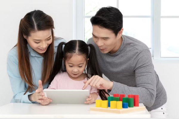 Áp lực 'gà công nghiệp' với trẻ thành phố: Phương pháp giáo dục con là then chốt