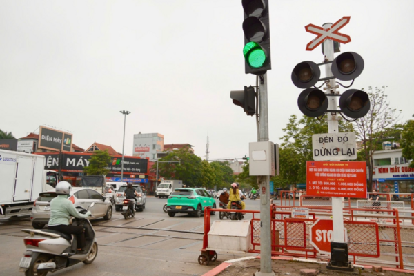 Hà Nội: Xử lý hơn 350 trường hợp vi phạm an toàn giao thông đường sắt