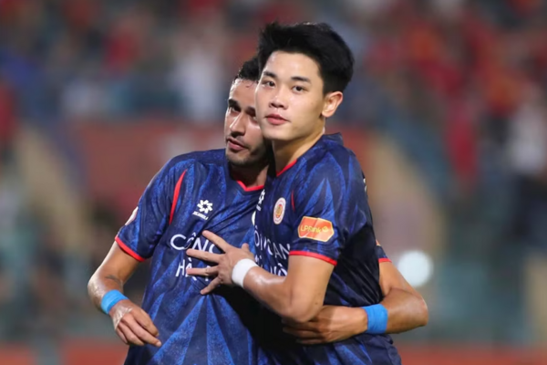 HLV Kim Sang-sik đón tin vui từ loạt học trò