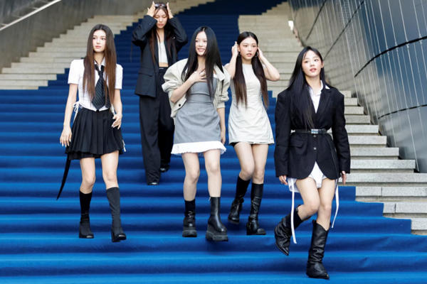 Sức hút của làn sóng K-pop theo đuổi phong cách Acubi