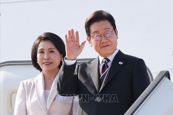 Tổng thống Hàn Quốc Lee Jae Myung và phu nhân bắt đầu thăm cấp nhà nước tới Việt Nam