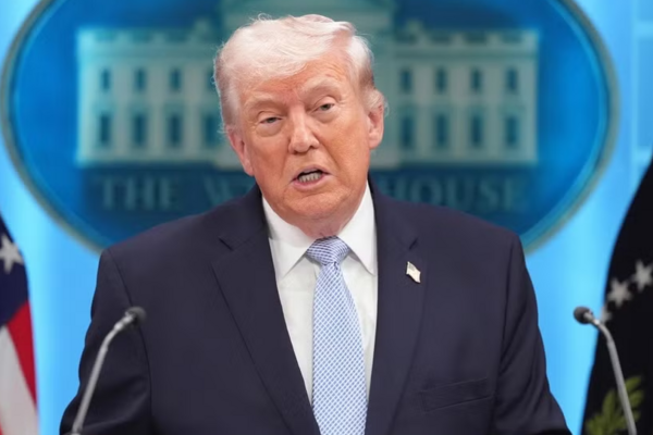 Dấu hiệu sự yếu kém của ông Trump hay đôi bên cùng có lợi?