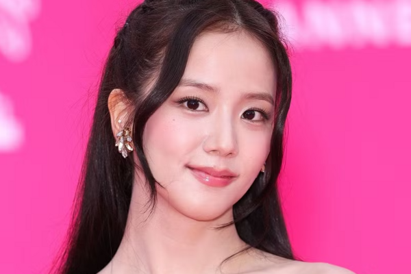 Jisoo (BLACKPINK) xinh đẹp như công chúa tại Cannes 2026