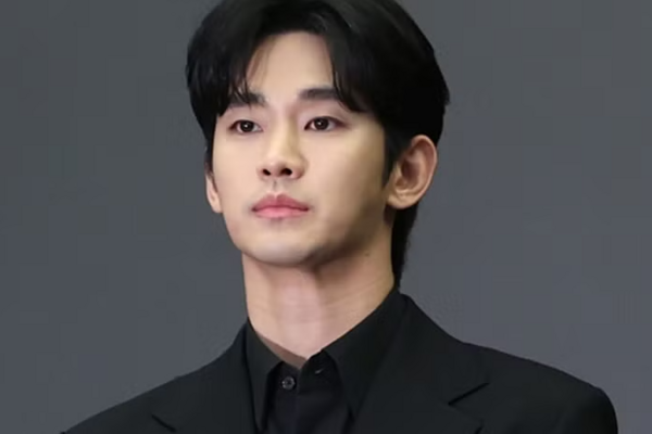 Kim Soo Hyun rơi vào 'tình trạng đáng lo ngại' sau bê bối đời tư