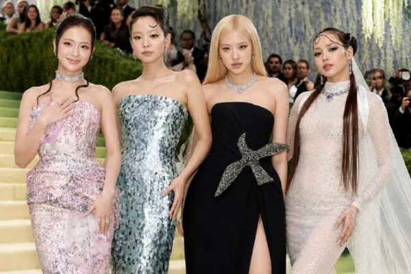 4 cô nàng BLACKPINK tiếp tục gây sốt tại Met Gala 2026