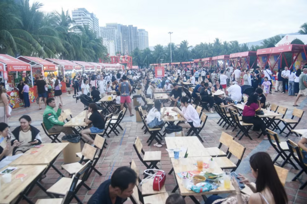Đà Nẵng khai mạc lễ hội ẩm thực quy mô lớn bên bờ biển
