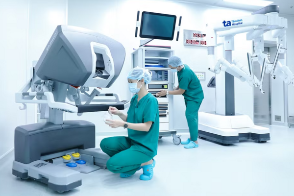 Bệnh viện Tâm Anh ứng dụng các "siêu robot” phẫu thuật thành công hàng ngàn ca ung thư và bệnh khó