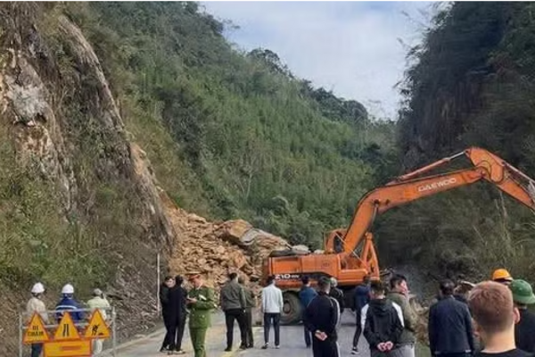 Tập trung ứng phó mưa lũ, giảm thiểu thiệt hại đối với hạ tầng đường bộ
