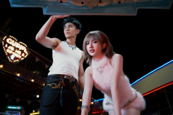 Bất ngờ với giọng hát của Lexxy - con gái “phù thuỷ tạo hit” Tú Dưa