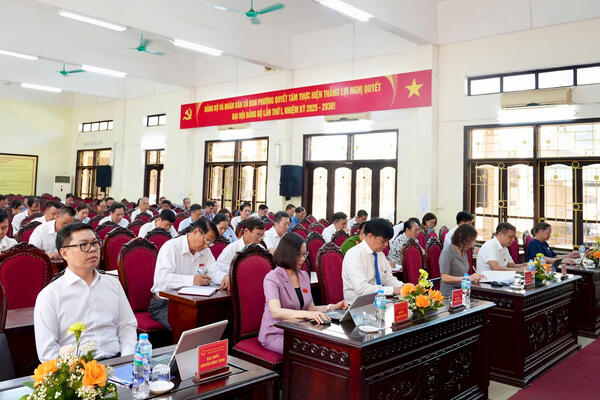 HĐND xã Đan Phượng thông qua 8 nghị quyết quan trọng