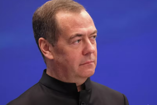 Ông Medvedev cảnh báo hậu quả nếu Armenia cắt đứt quan hệ với Nga