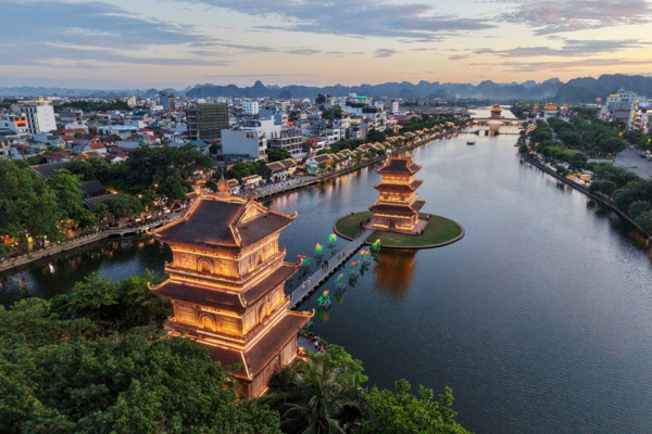 Ninh Bình: Điểm check-in siêu “hot” ngắm toàn cảnh Phố cổ Hoa Lư