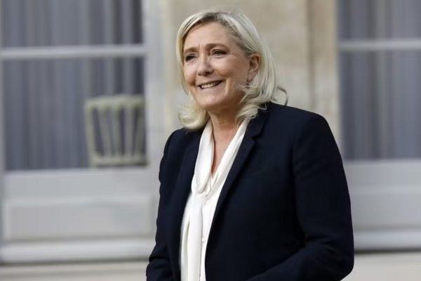 Thăm dò tiết lộ bà Le Pen dẫn đầu cuộc đua Tổng thống Pháp