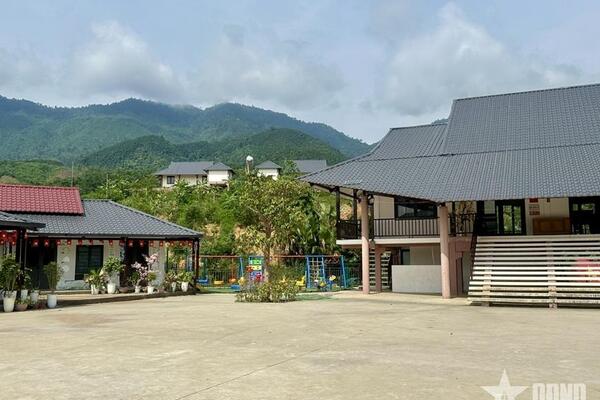 Lớp học thêu Làng Nủ