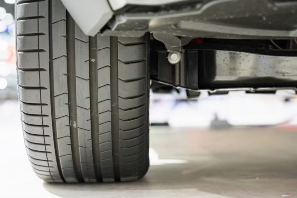 Miếng tiếp xúc lốp xe nhỏ nhưng quyết định an toàn khi lái