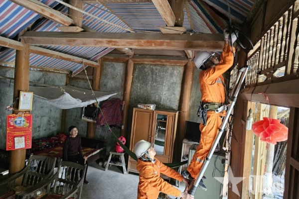 Giá điện giờ cao điểm: Cần tính đủ yếu tố dân sinh